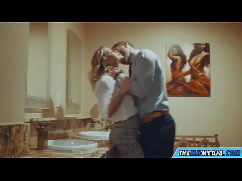 ❤️ когда грудастая блондинка соблазняет тебя в общественном туалете ❌ Порно видео на нашем сайте ❌️❤